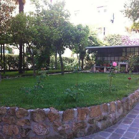 Aristocarli Acomodação com café da manhã Roma Exterior foto