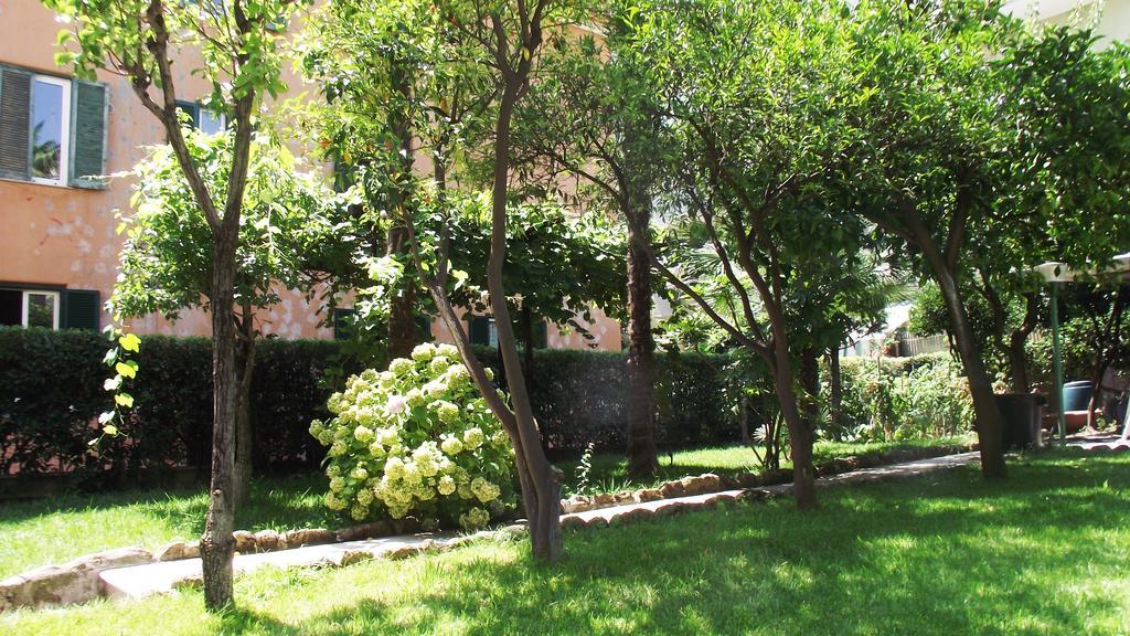 Aristocarli Acomodação com café da manhã Roma Exterior foto